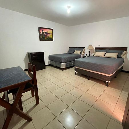 Judys Home - Bed And Breakfast Retalhuleu Szoba fotó
