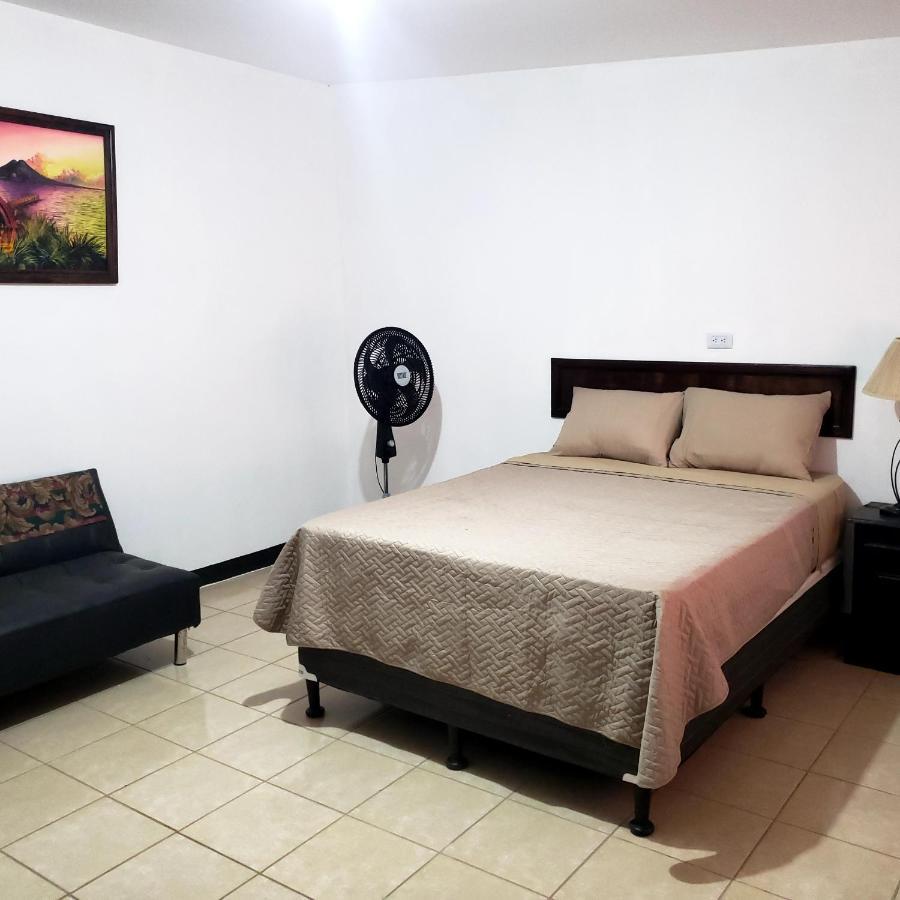 Judys Home - Bed And Breakfast Retalhuleu Kültér fotó